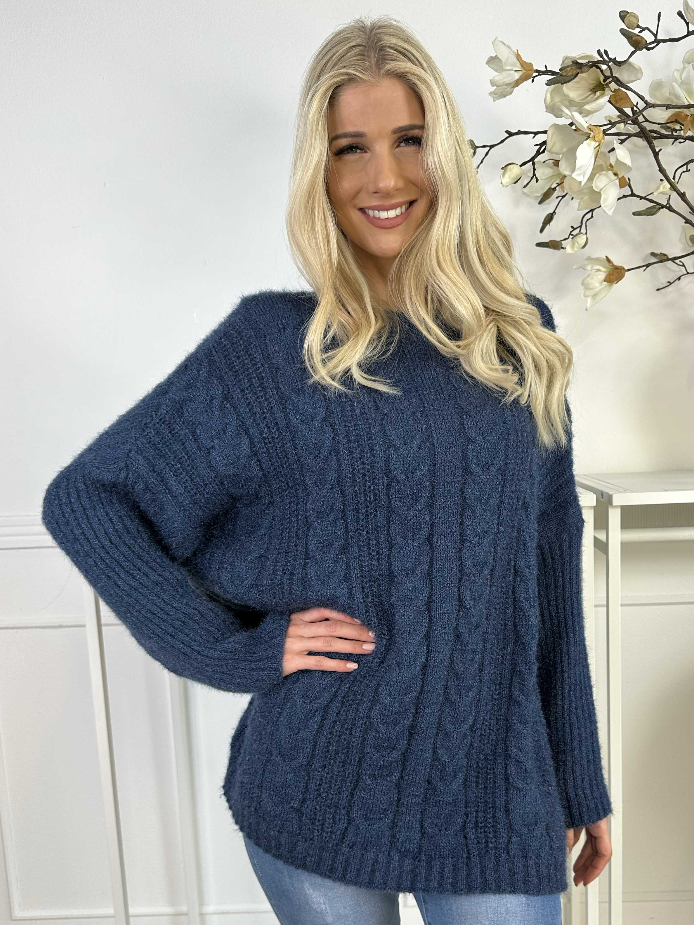 Johanna - Strikbluse med kabelstrik i shiny strik